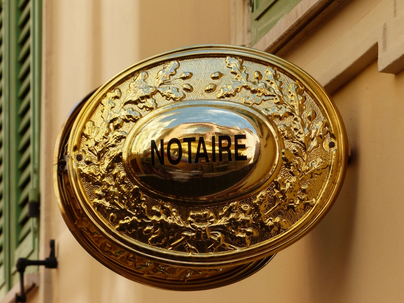 notaire-LA BASTIDE-min_advertising-golden-metal-money-lighting-brass-1013060-pxhere.com